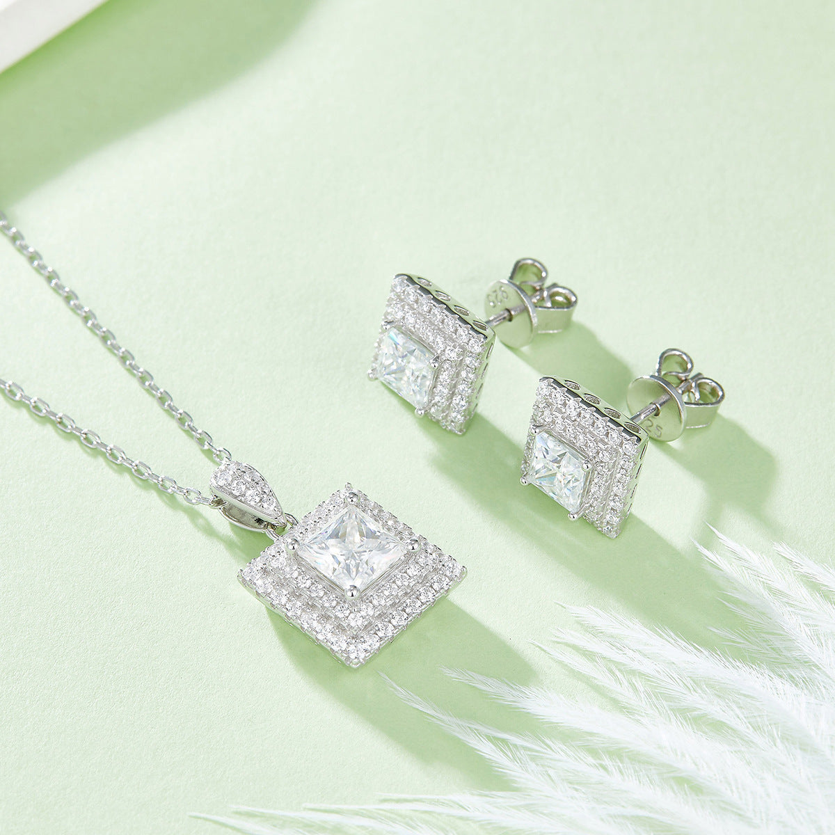 Luxury Moissanite Jewelry